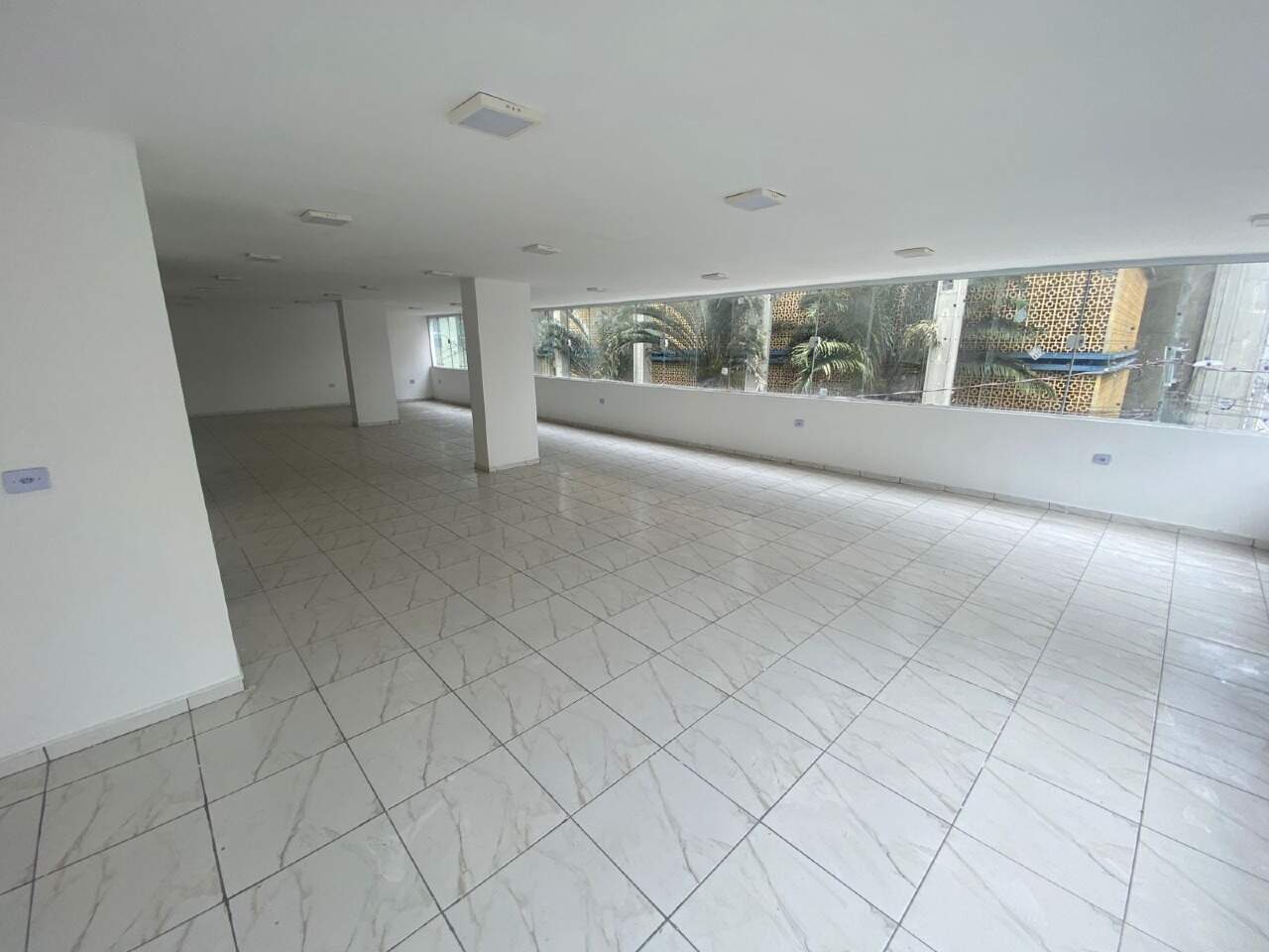Prédio comercial para aluguel no Centro: 