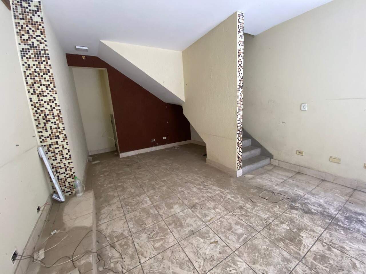 Prédio comercial para aluguel no Centro: 