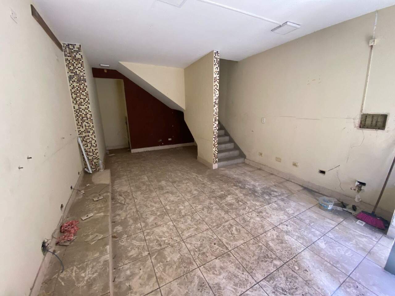 Prédio comercial para aluguel no Centro: 
