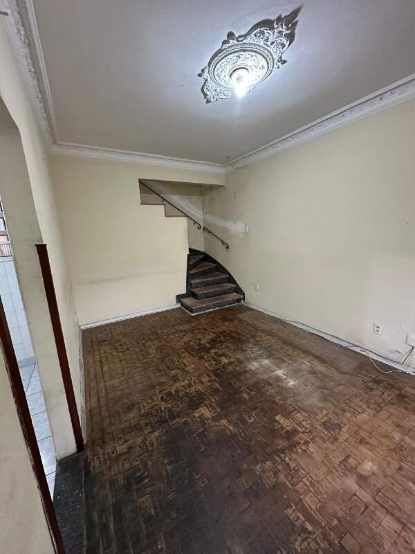 Casa à venda no Macuco: 