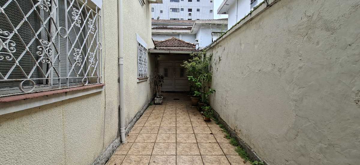 Sobrado para aluguel no Embaré: 
