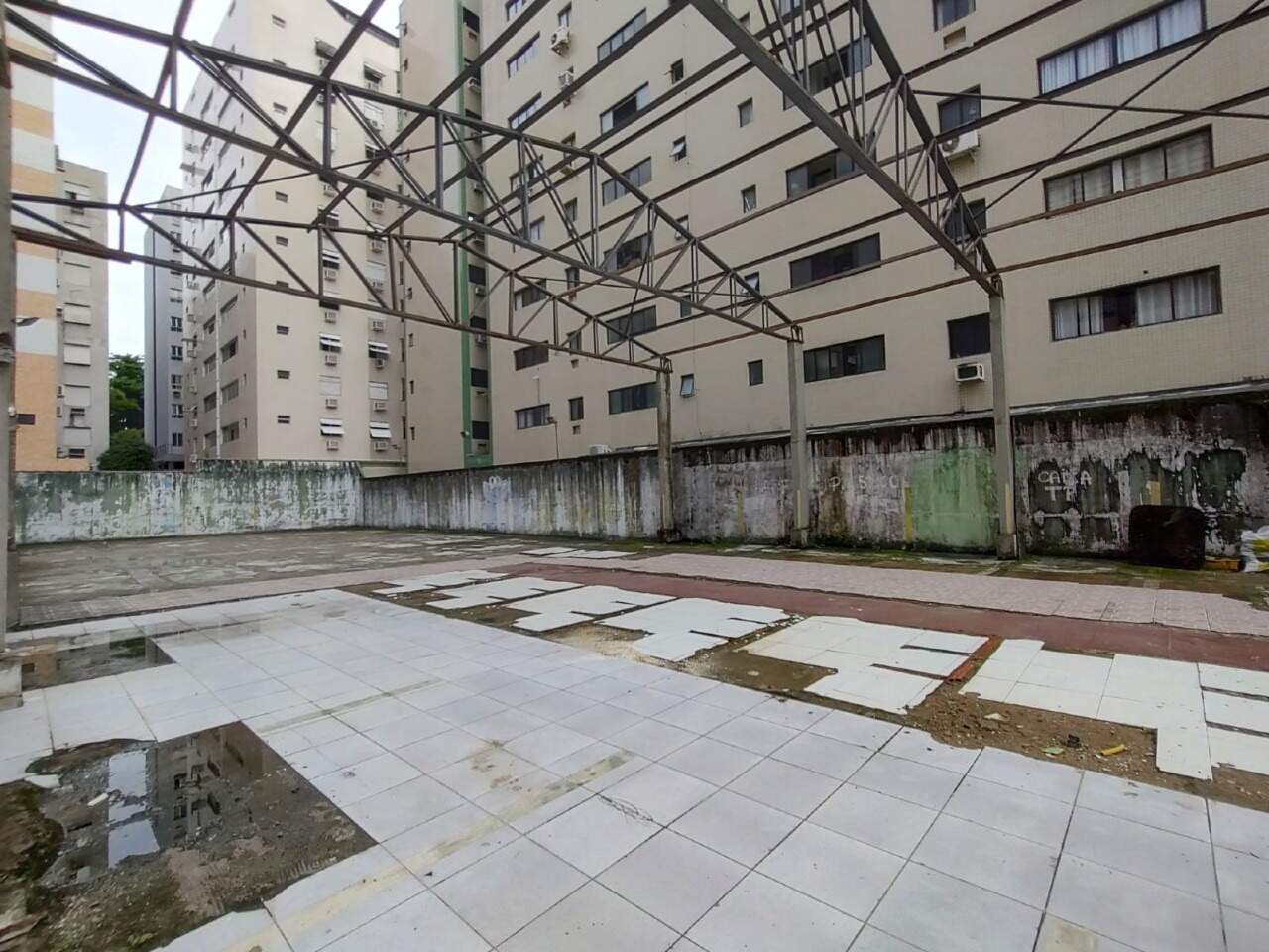 Lote ou Terreno para aluguel no Centro: 