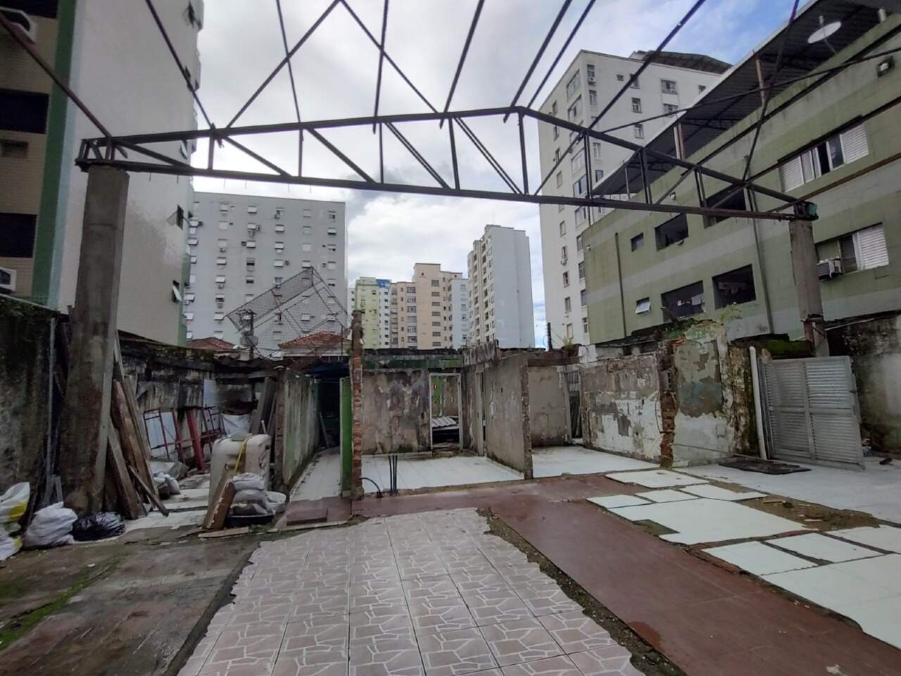 Lote ou Terreno para aluguel no Centro: 
