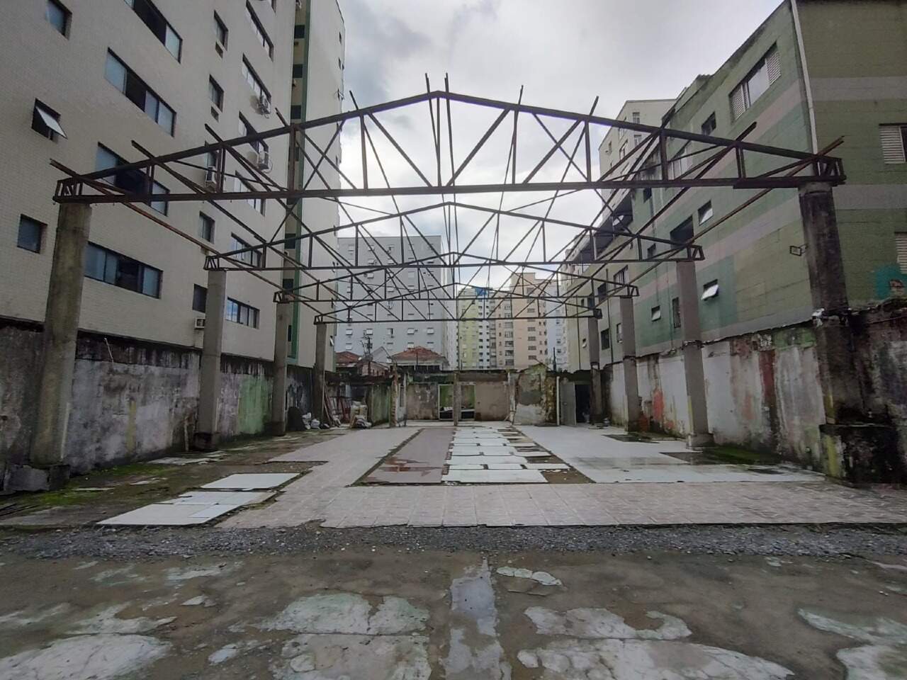 Lote ou Terreno para aluguel no Centro: 