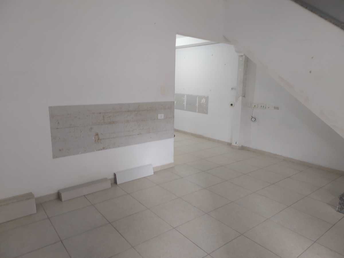 Sobrado para aluguel no Embaré: 