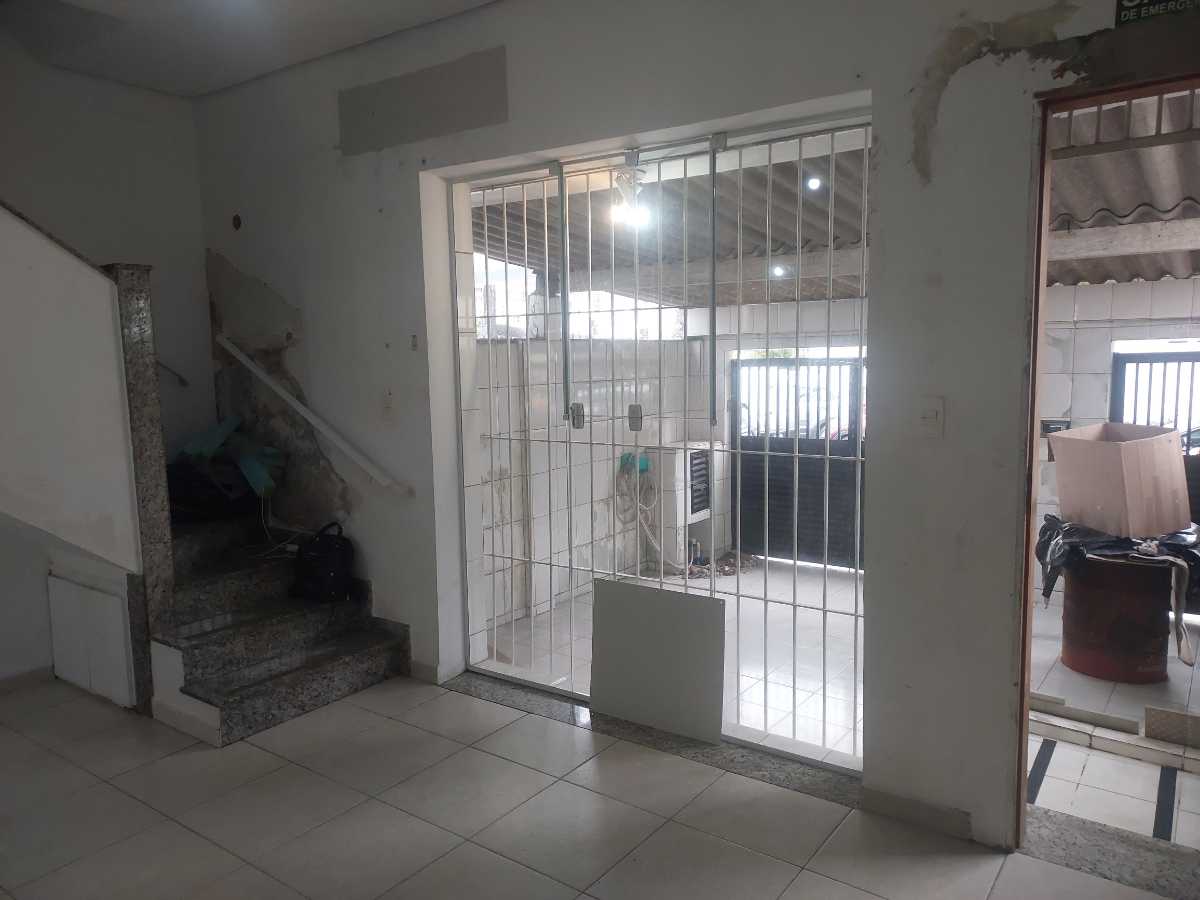 Sobrado para aluguel no Embaré: 
