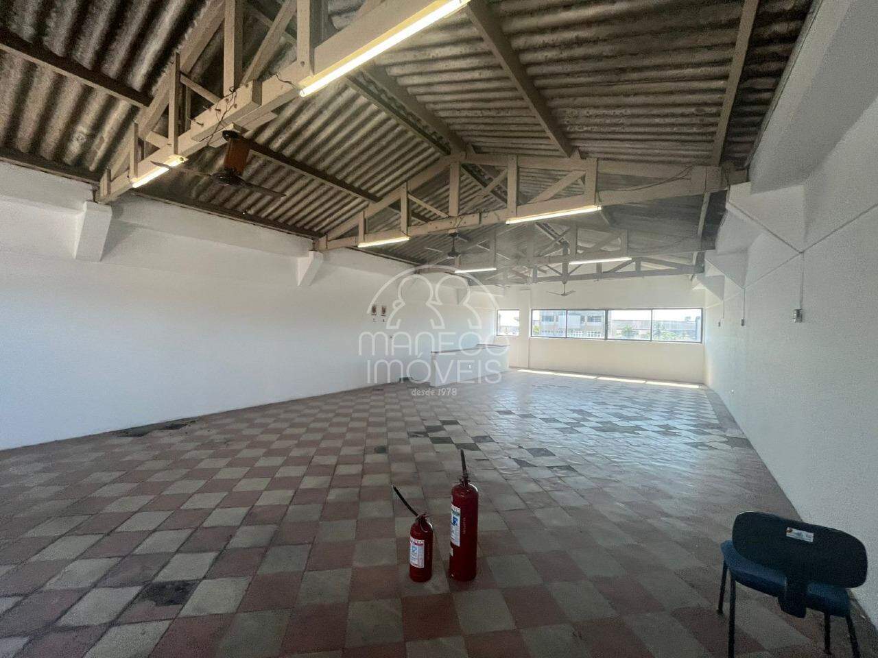 Prédio comercial para aluguel no Vila Mathias: 
