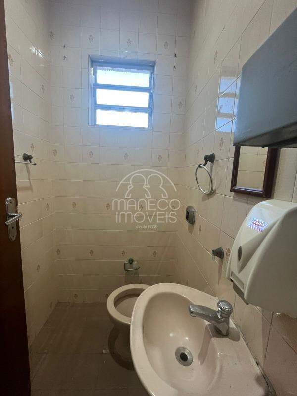 Prédio comercial para aluguel no Vila Mathias: 