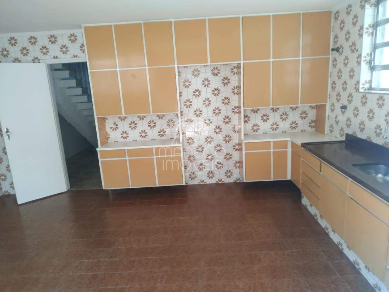 Sobrado para aluguel no Embaré: 