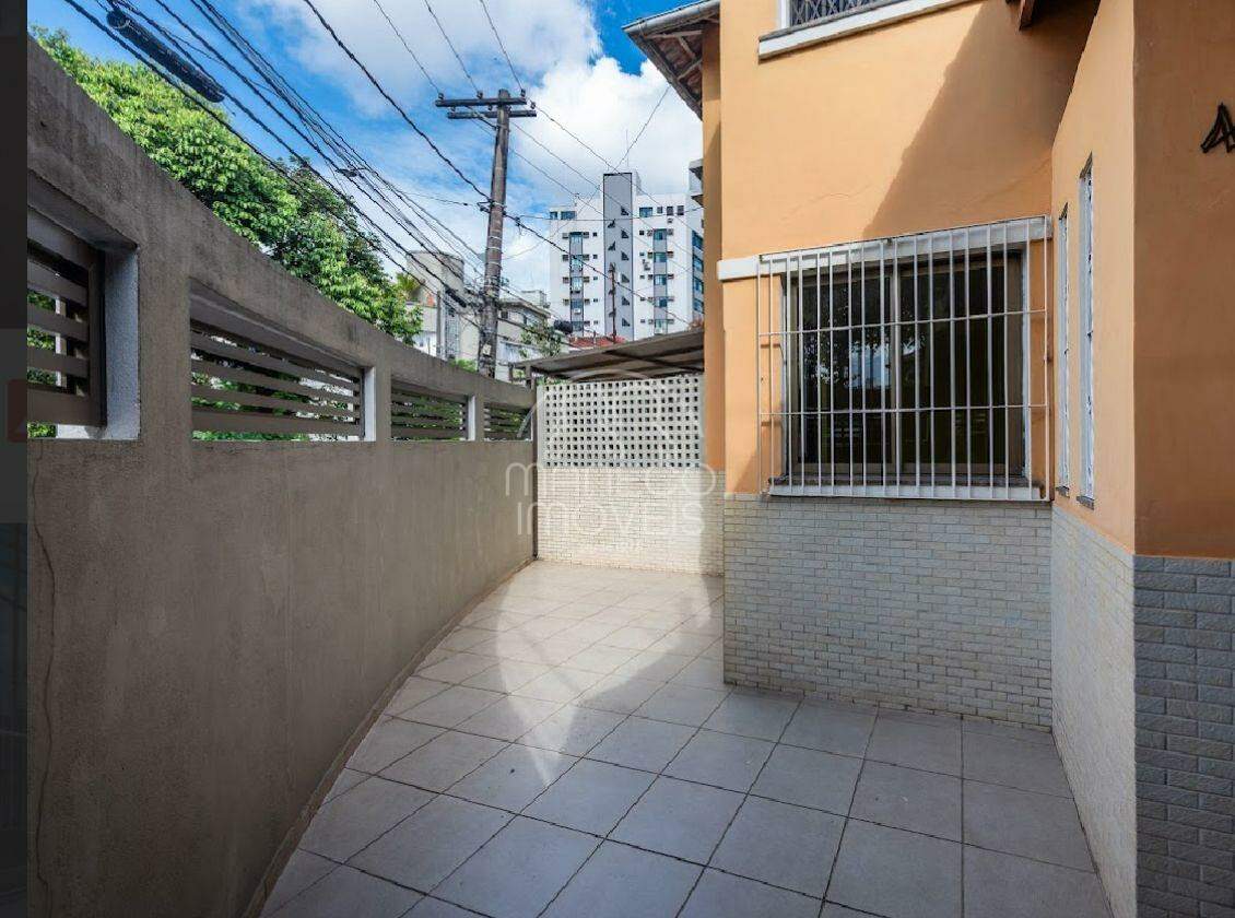 Sobrado para aluguel no Embaré: 