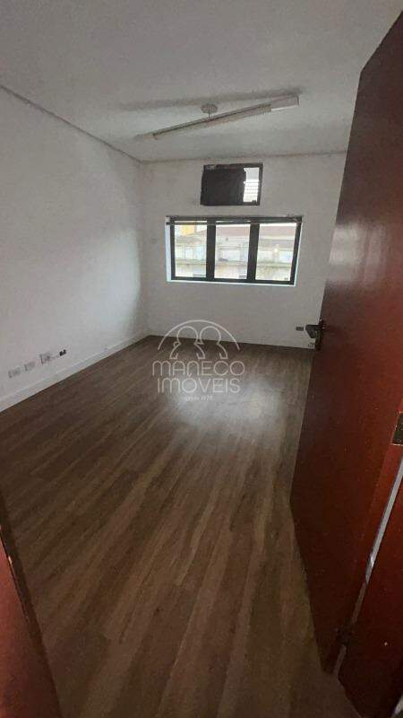Prédio comercial para aluguel no Centro: 