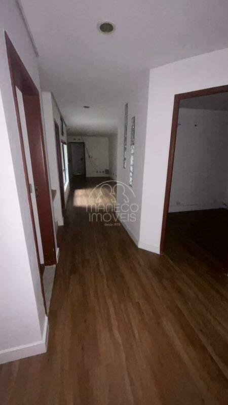 Prédio comercial para aluguel no Centro: 