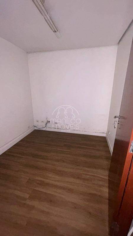 Prédio comercial para aluguel no Centro: 