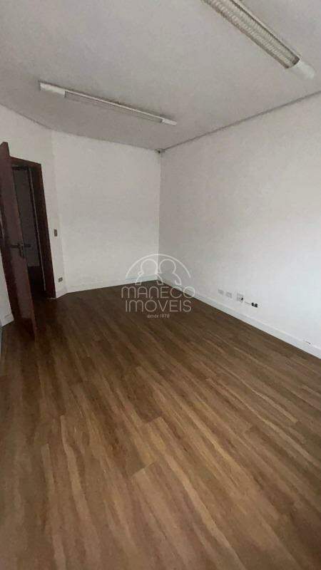 Prédio comercial para aluguel no Centro: 