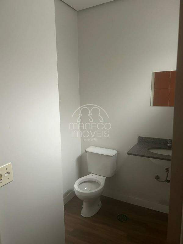 Prédio comercial para aluguel no Centro: 