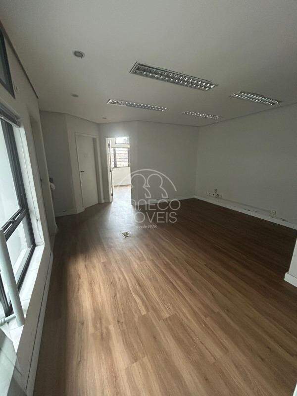 Prédio comercial para aluguel no Centro: 