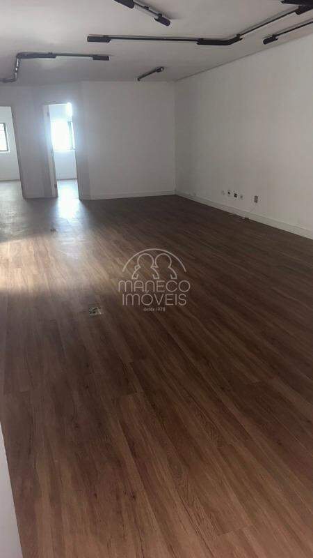 Prédio comercial para aluguel no Centro: 