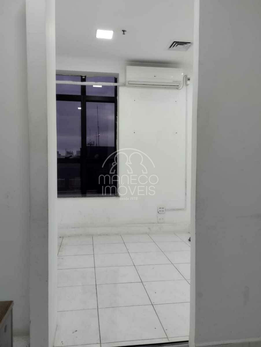 Sala para aluguel no Embaré: 