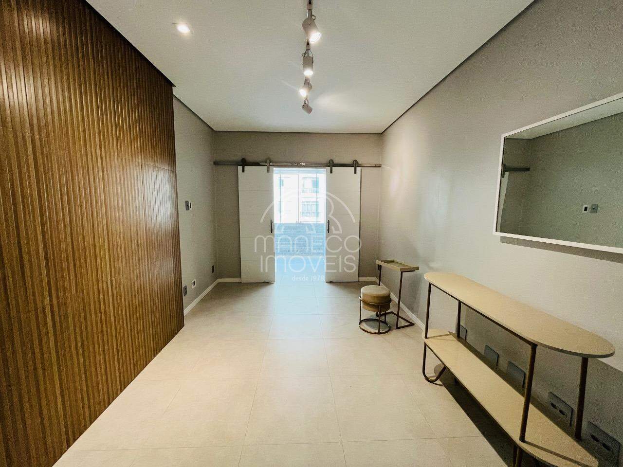 Apartamento à venda no Embaré: 