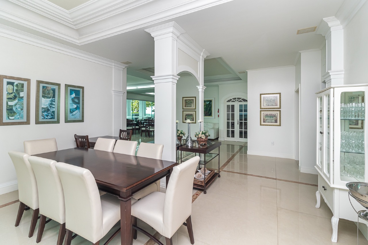 Apartamento padrão Embraed 3 suítes frente mar, totalmente reformado à venda no Villa Cora em Balneário Camboriú - Foto 33 de 36