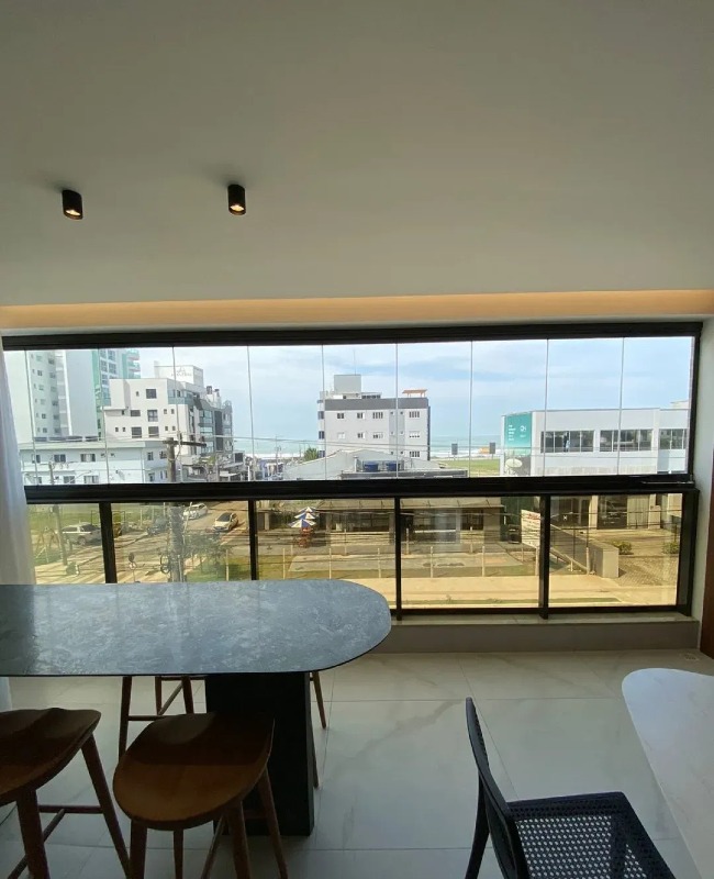 Apartamento 3 suítes com vista ao mar na Praia Brava, Itajaí – 2 vagas, mobiliado - Foto 2 de 15