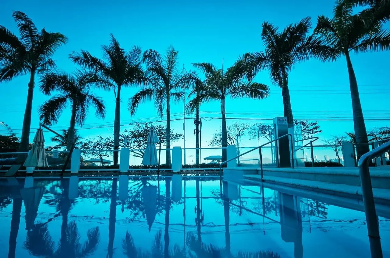 Apartamento 3 Quartos Mobiliado no Centro de Balneário Camboriú, vista panorâmica de 180° para o mar - Foto 27 de 28