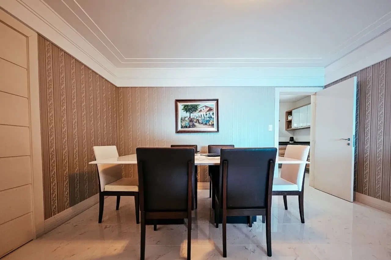 Apartamento 3 Quartos Mobiliado no Centro de Balneário Camboriú, vista panorâmica de 180° para o mar - Foto 8 de 28