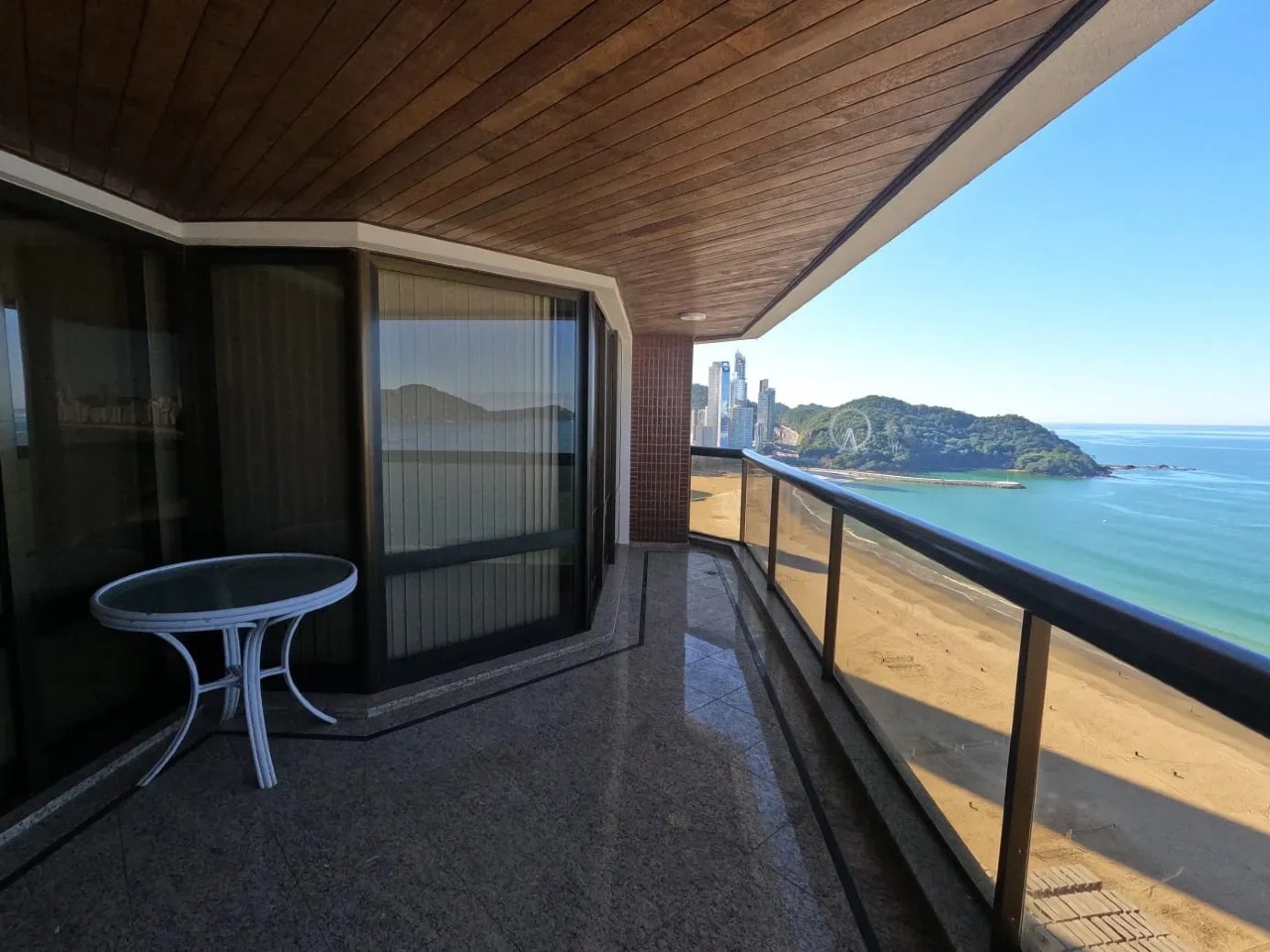 Apartamento 211 m² no Centro de Balneário Camboriú | 3 suítes, 3 vagas - Foto 4 de 20