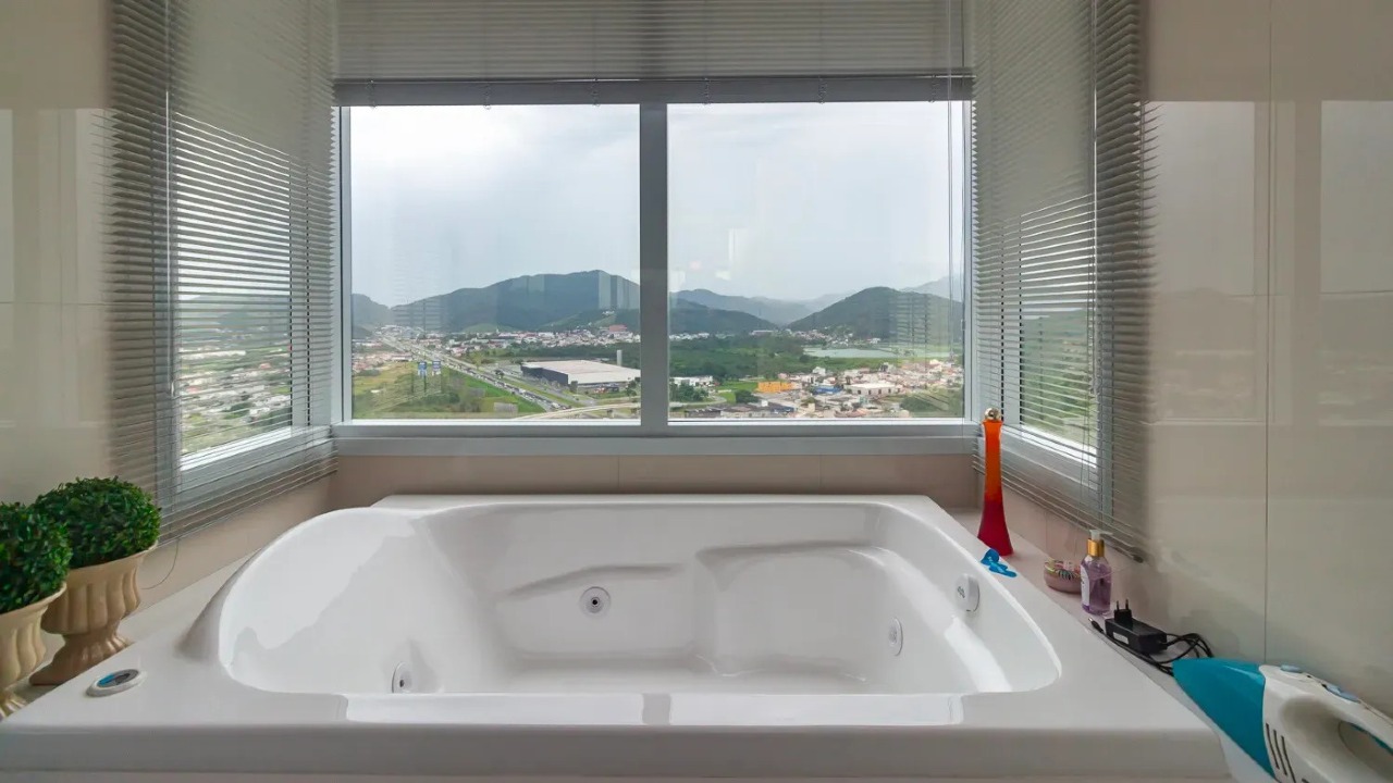 Apartamento residencial de alto padrão com 4 suítes, 5 vagas e 291,29 m² – Balneário Camboriú (Centro) - Foto 12 de 29