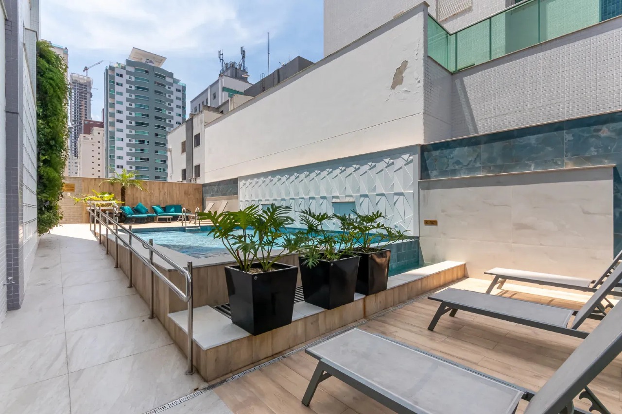 Apartamento 2 suítes à venda no EDF SDOLAR DE CAPRI RESIDENCE Mobiliado no Centro de Balneário Camboriú - Foto 22 de 26