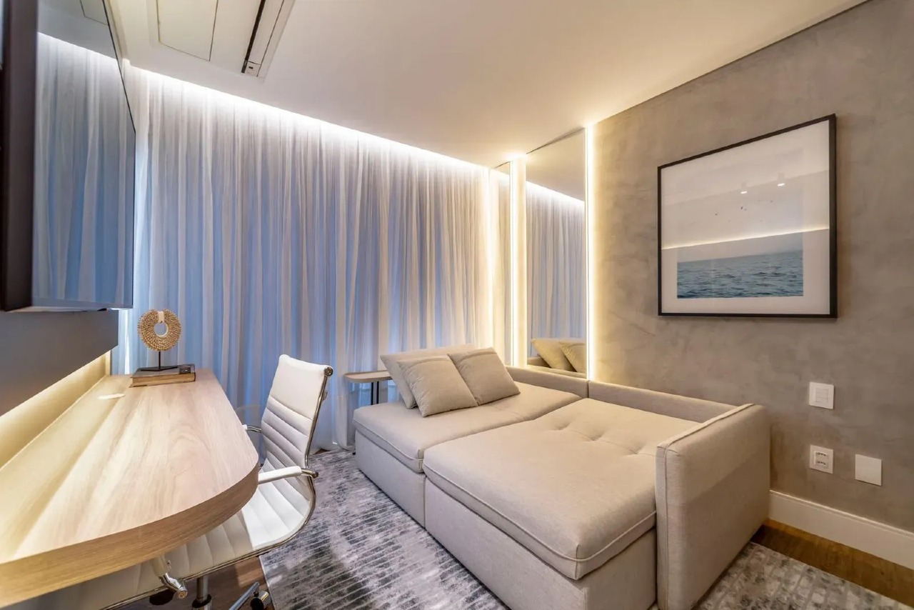 Apartamento Residencial 4 Suítes no Centro de Balneário Camboriú – 261 m², 3 Vagas, Mobiliado - Foto 17 de 23