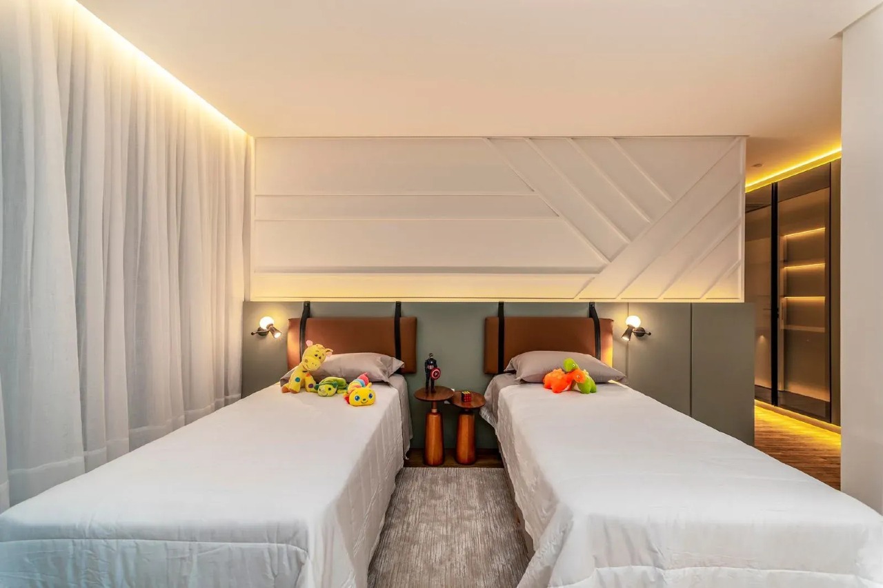 Apartamento Residencial 4 Suítes no Centro de Balneário Camboriú – 261 m², 3 Vagas, Mobiliado - Foto 22 de 23