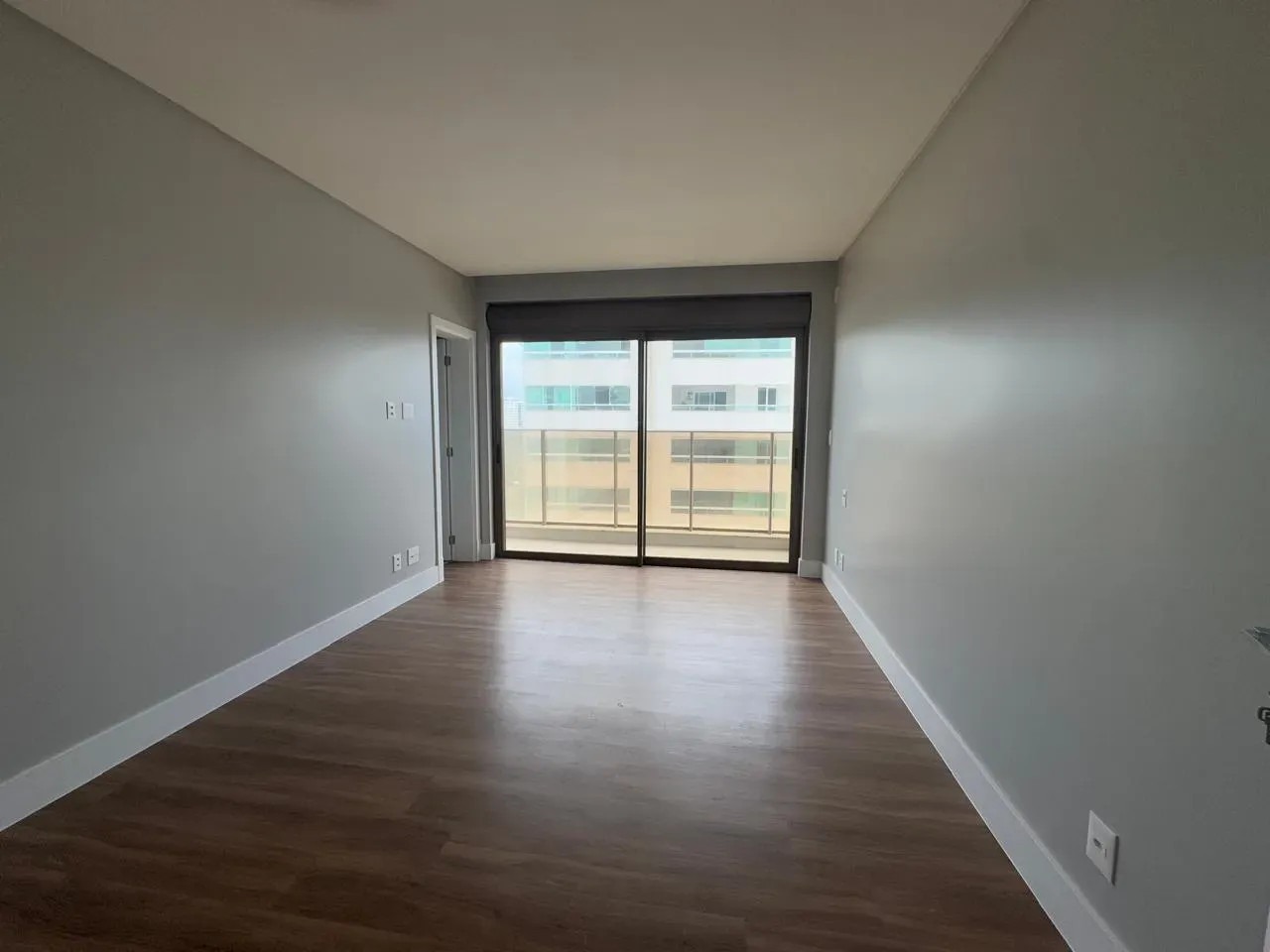 Apartamento 3 suítes, 2 vagas, Praia Brava de Itajaí - Foto 5 de 13