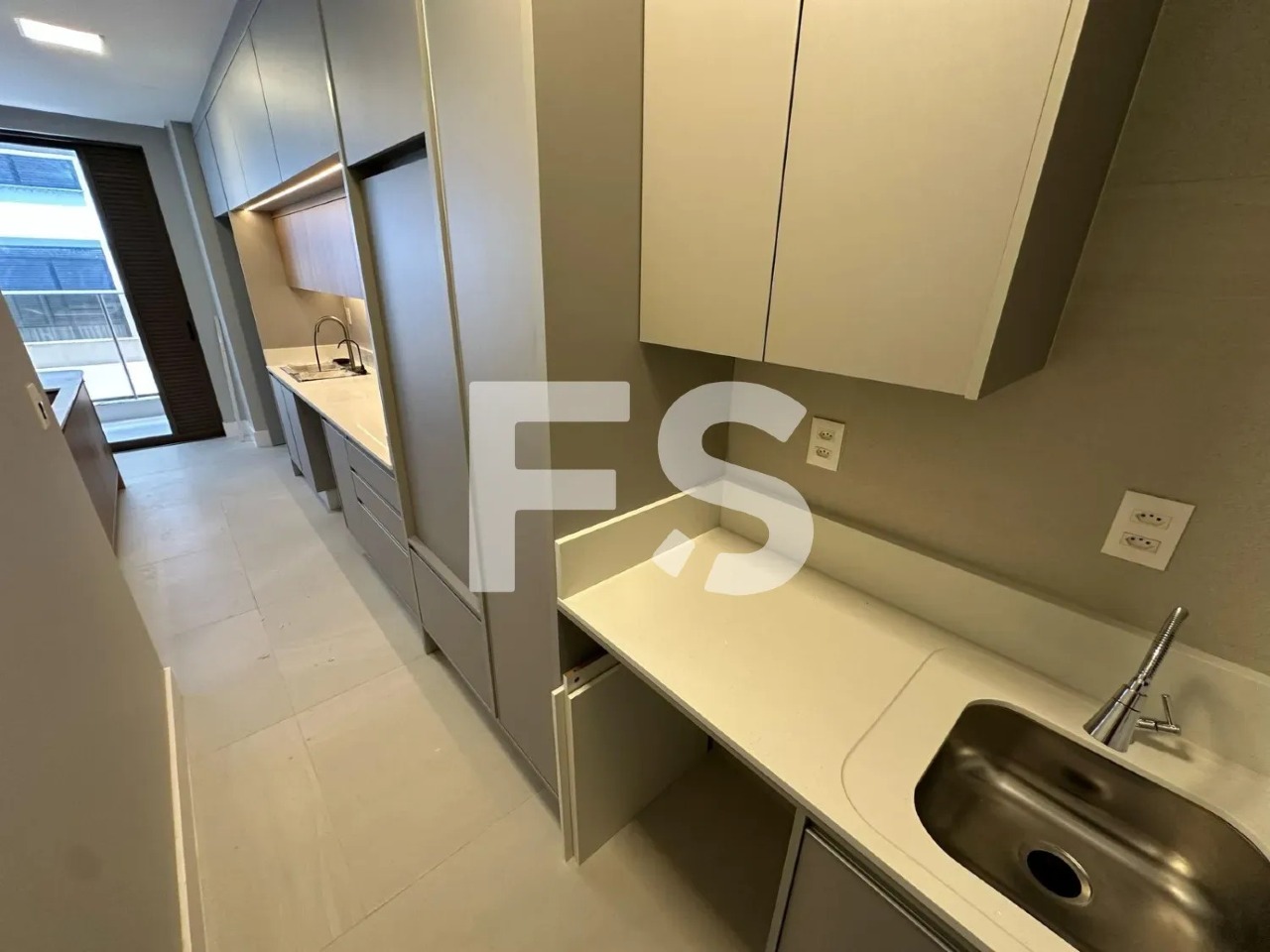 Apartamento 3 suítes, 2 vagas, Praia Brava de Itajaí - Foto 5 de 19