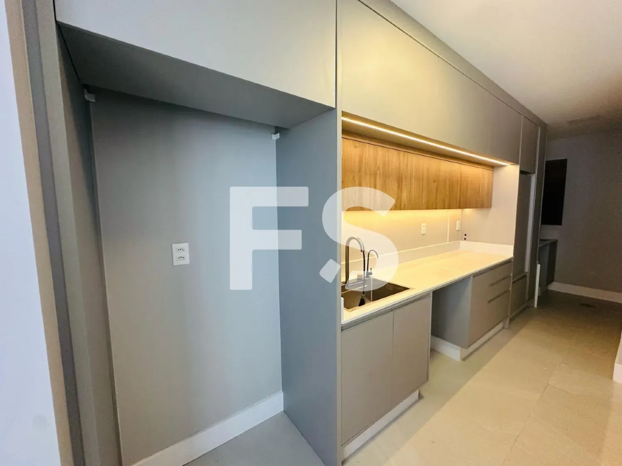 Apartamento 3 suítes, 2 vagas, Praia Brava de Itajaí - Foto 10 de 19