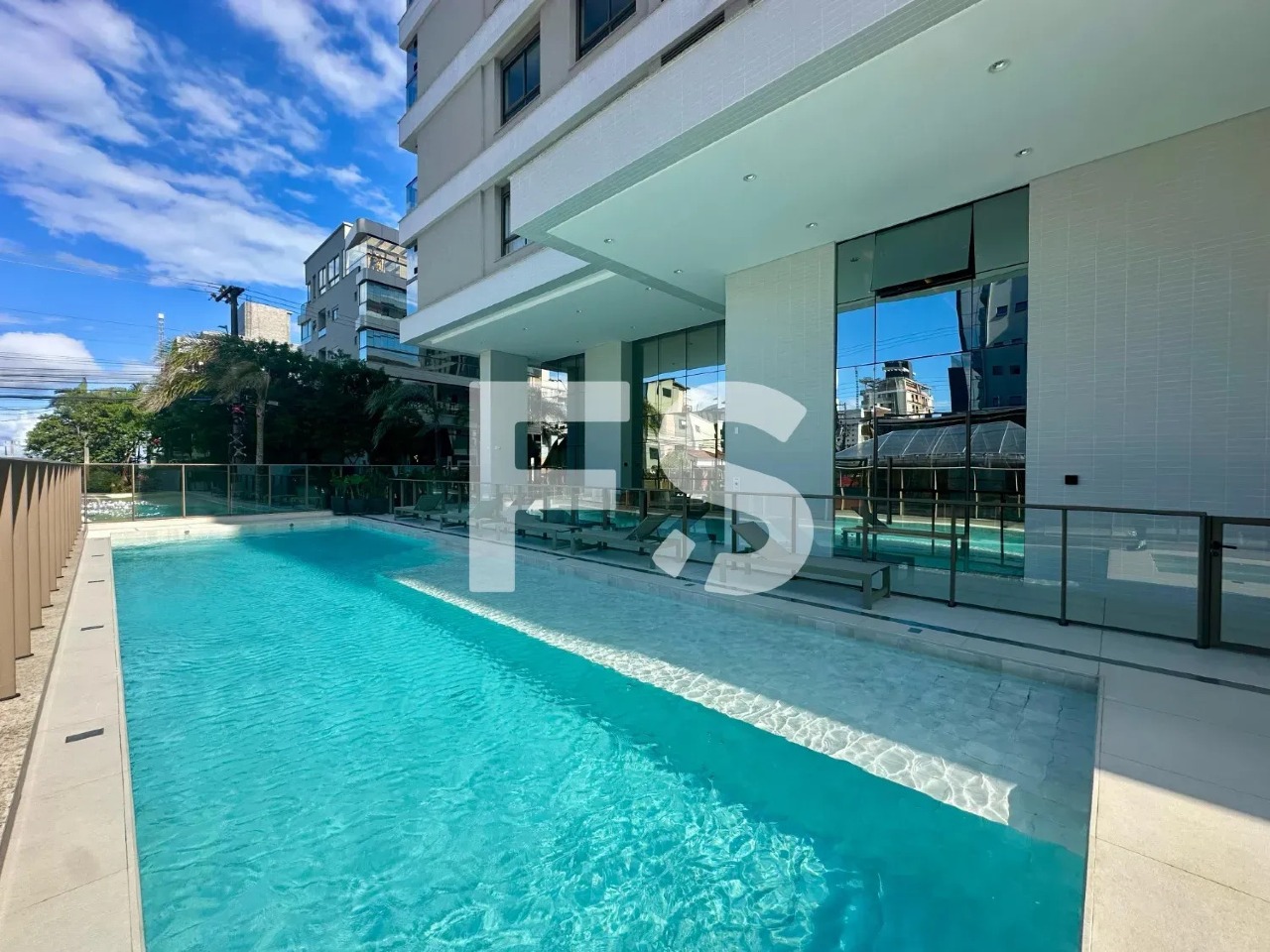 Apartamento 3 suítes, 2 vagas, Praia Brava de Itajaí - Foto 17 de 19