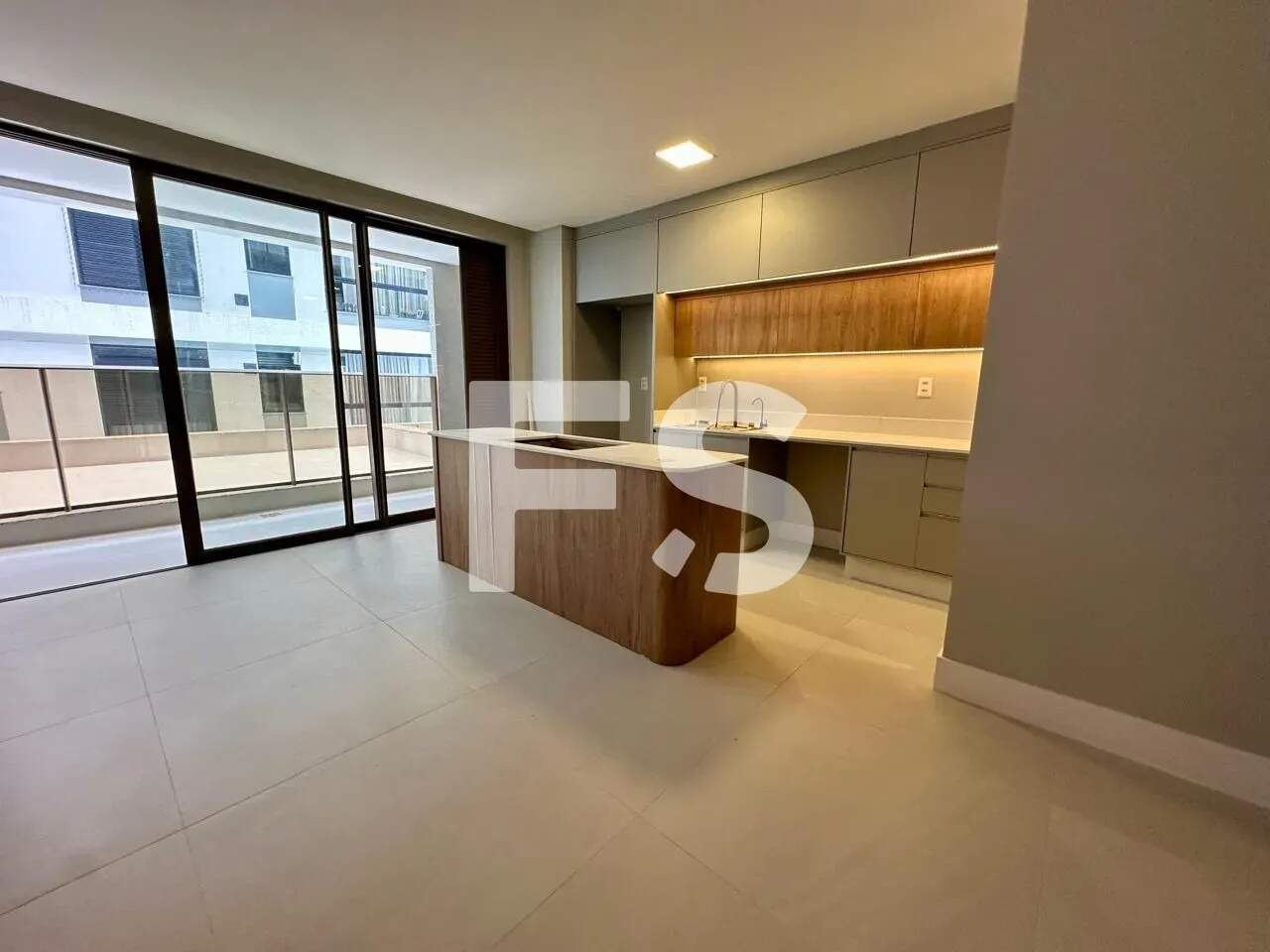 Apartamento 3 suítes, 2 vagas, Praia Brava de Itajaí - Foto 1 de 19