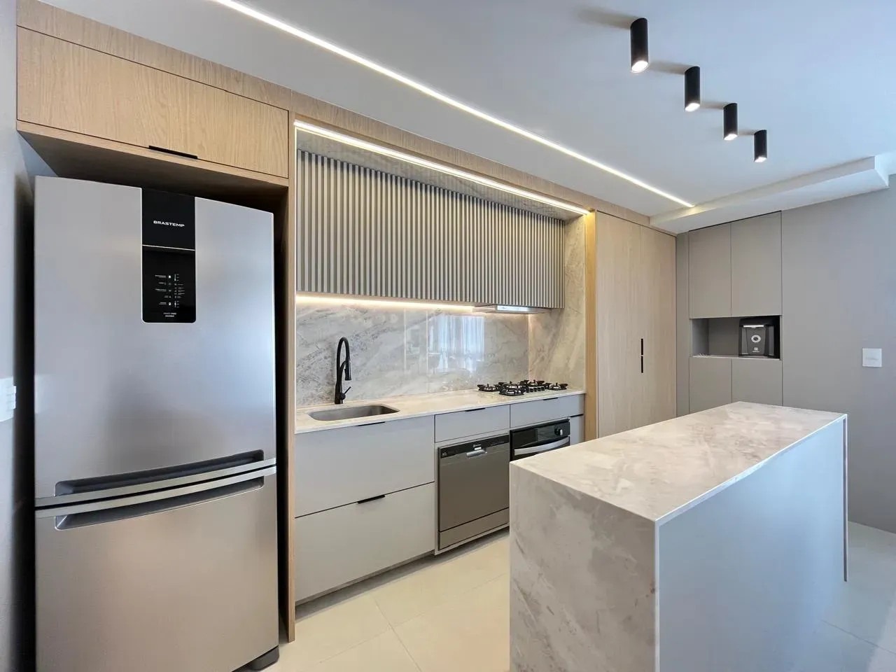 Apartamento 3 Quartos com 2 Vagas na Praia Brava de Itajaí - Foto 9 de 19