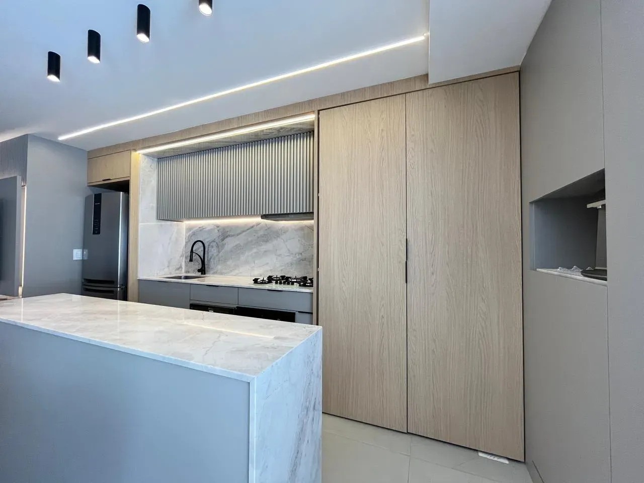 Apartamento 3 Quartos com 2 Vagas na Praia Brava de Itajaí - Foto 10 de 19