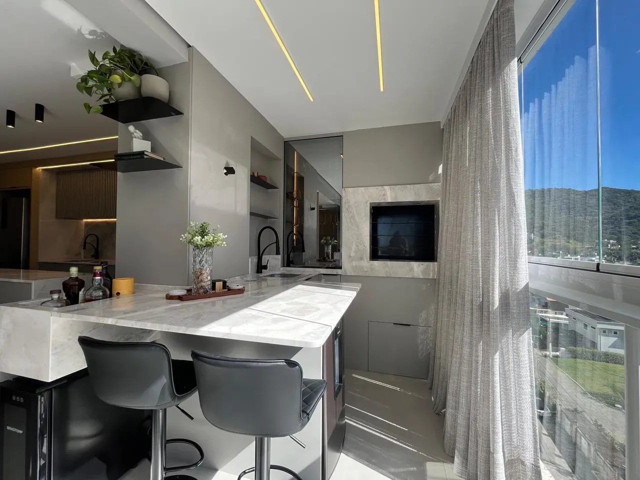 Apartamento 3 Quartos com 2 Vagas na Praia Brava de Itajaí - Foto 3 de 19