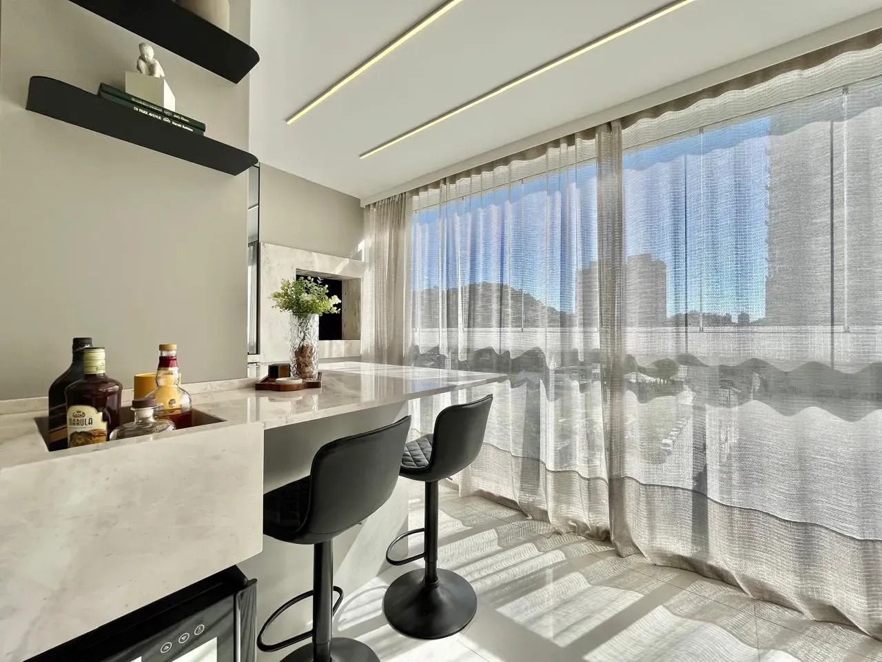 Apartamento 3 Quartos com 2 Vagas na Praia Brava de Itajaí - Foto 4 de 19