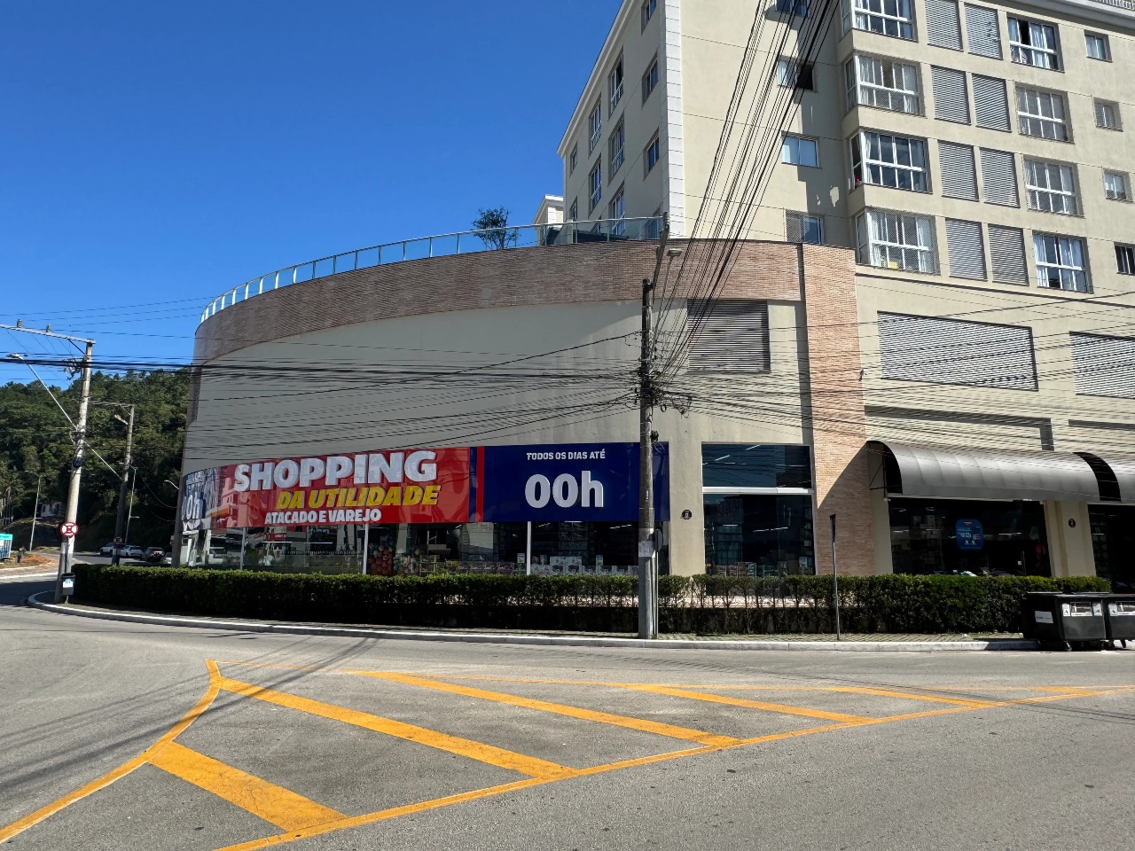 Sala Comercial de 2.360 m² em Balneário Camboriú (Bairro Nações) – 12 salas, 111 vagas - Foto 4 de 5