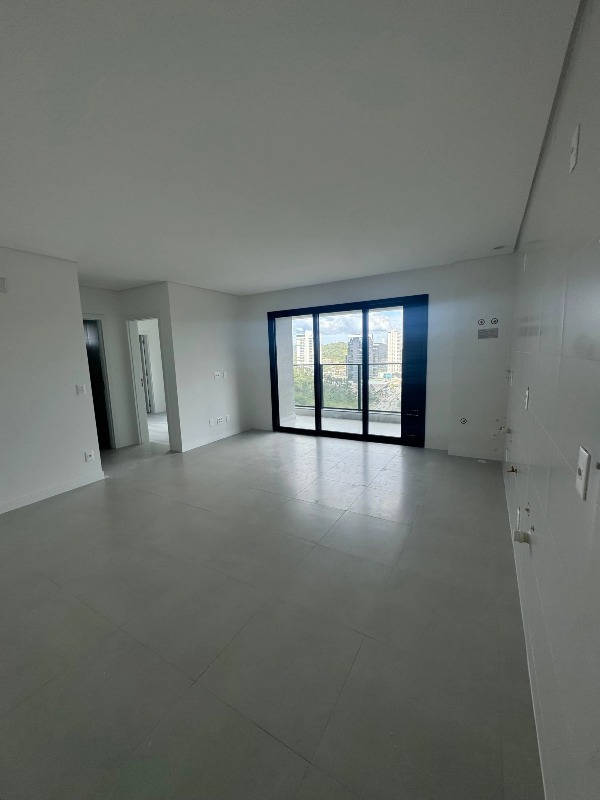 Apartamento 2 Dormitórios com Suíte em Praia Brava, Itajaí - Foto 2 de 14