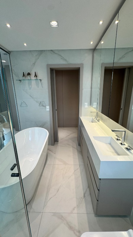 Apartamento 2 dormitórios com suíte, vista mar, 2 vagas — Praia Brava, Itajaí - Foto 10 de 11