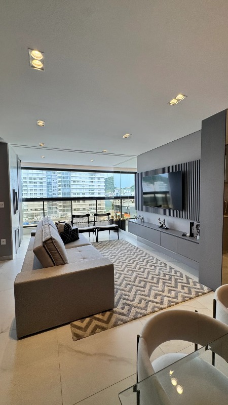 Apartamento 2 dormitórios com suíte, vista mar, 2 vagas — Praia Brava, Itajaí - Foto 2 de 11