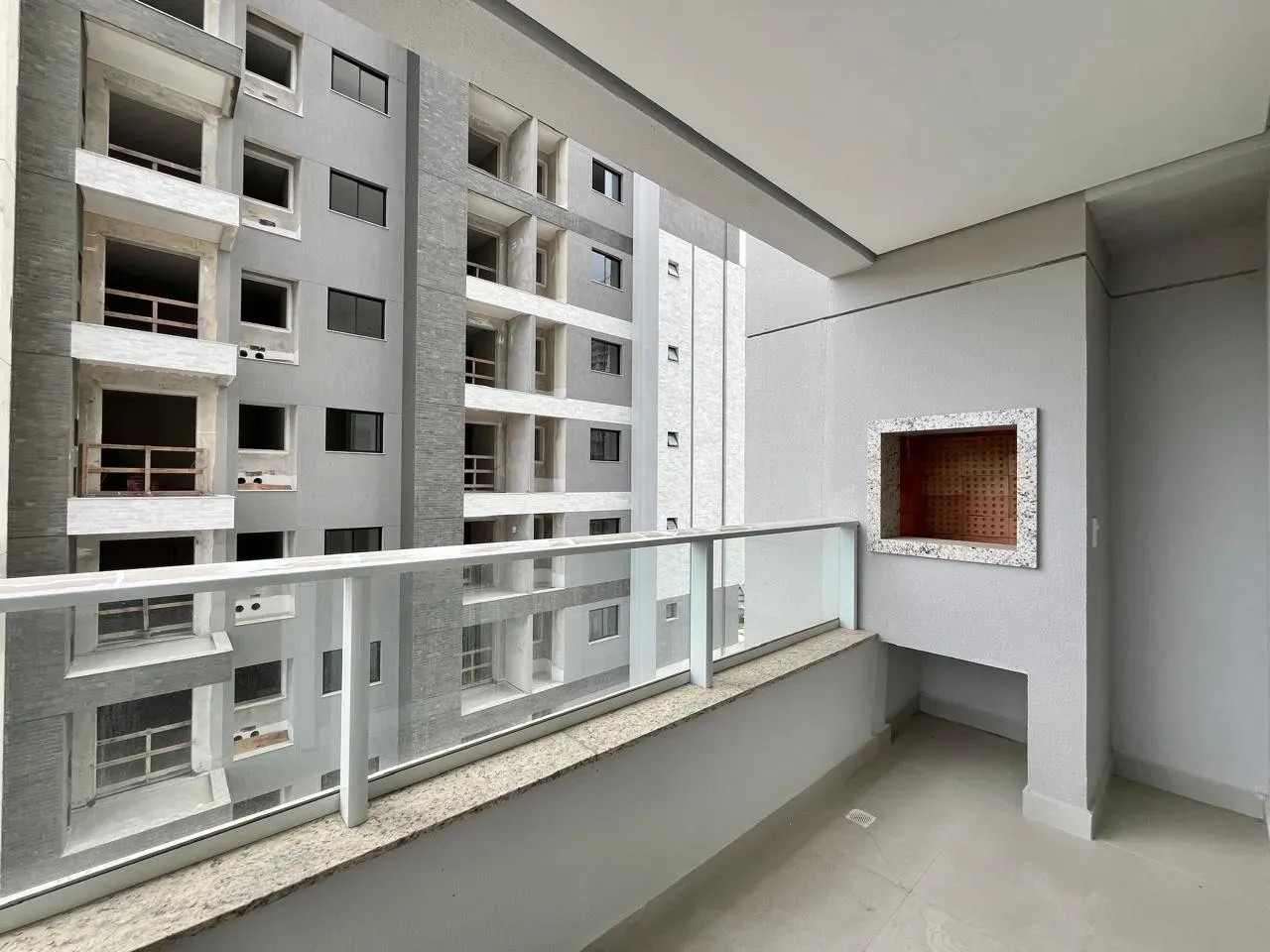 Apartamento 2 Quartos com 1 Suíte em Praia Brava, Itajaí - Foto 2 de 30