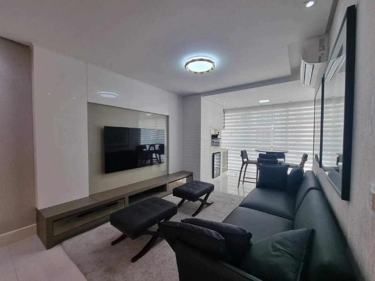 Apartamento 3 suítes no Centro de Balneário Camboriú — 2 vagas, mobiliado, lazer completo - Foto 1 de 30
