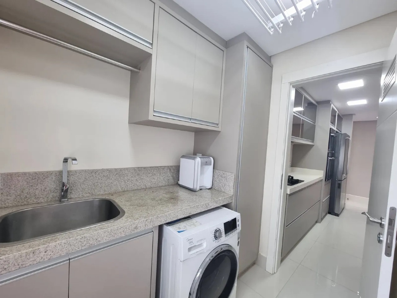 Apartamento 3 suítes no Centro de Balneário Camboriú — 2 vagas, mobiliado, lazer completo - Foto 13 de 30