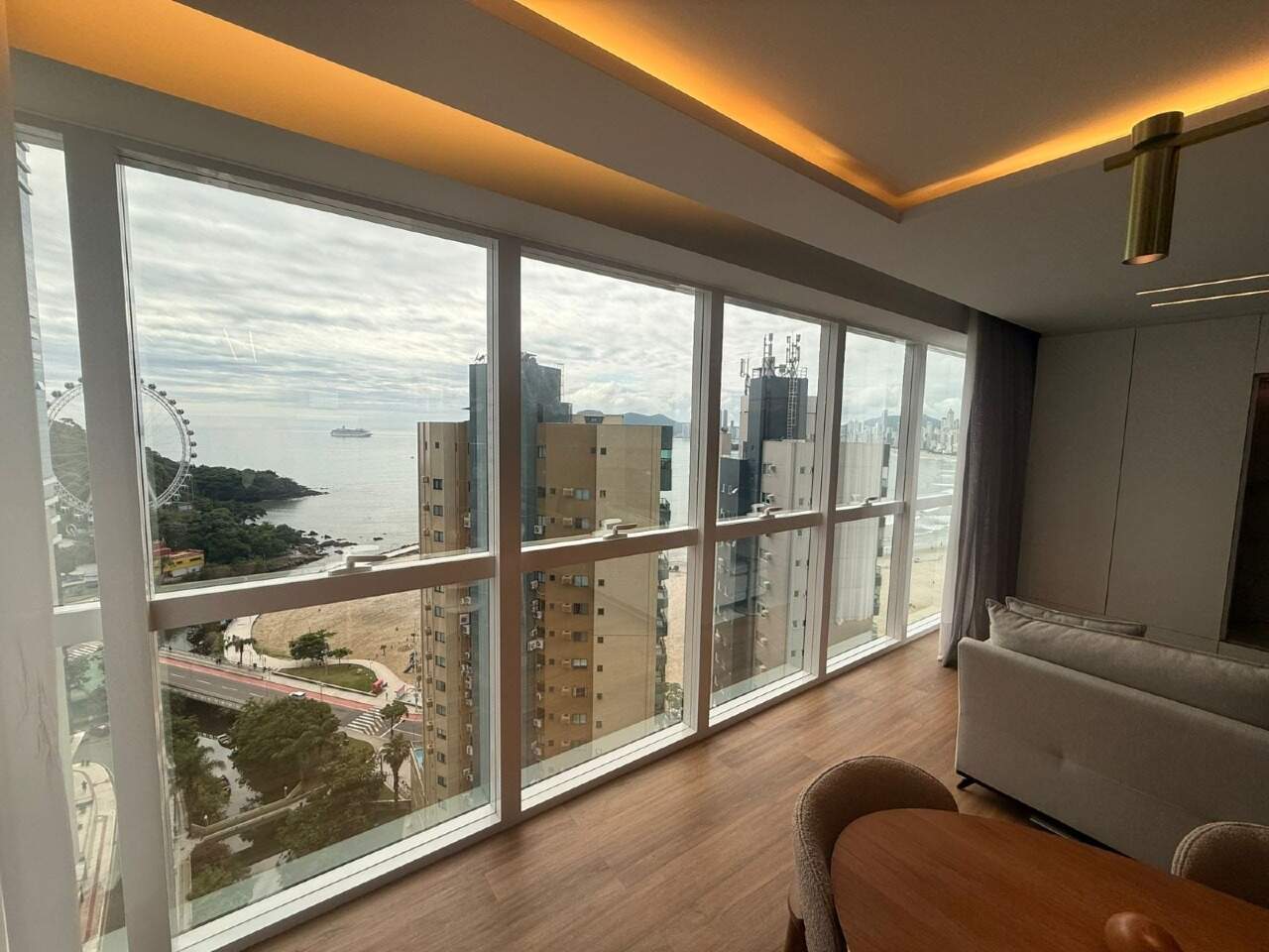 Apartamento 3 suítes, 3 vagas, mobiliado, Pioneiros, Balneário Camboriú - Foto 1 de 28
