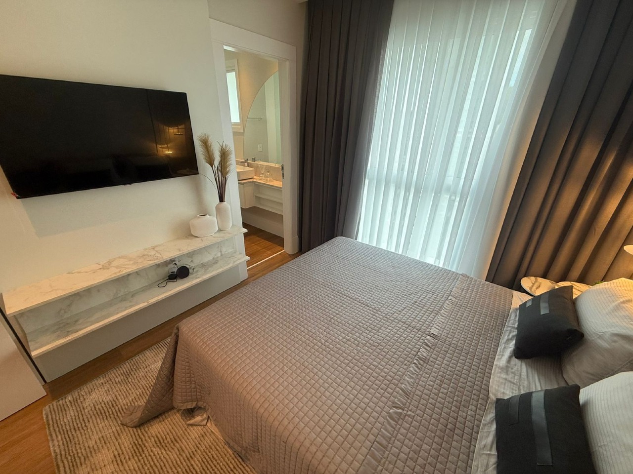 Apartamento 3 suítes, 3 vagas, mobiliado, Pioneiros, Balneário Camboriú - Foto 14 de 28